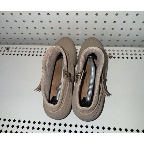 Clarks Boylan Dawn Womens Nubuck Side Zip Ankle Boots Booties Size 7 M Cream - Picture 2 of 8